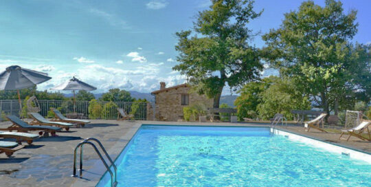Casolare con piscina vicino Perugia
